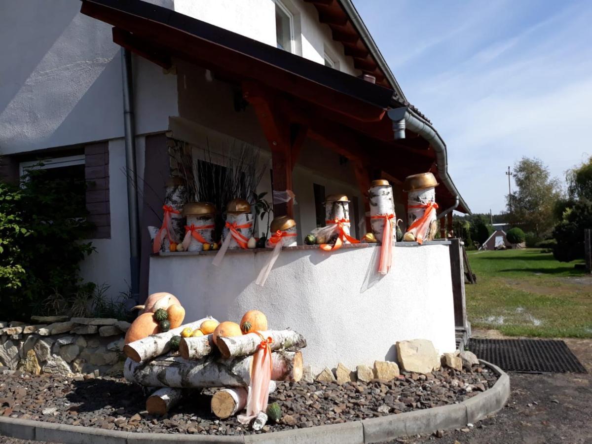 Pod Piramida Villa Lugniany ภายนอก รูปภาพ